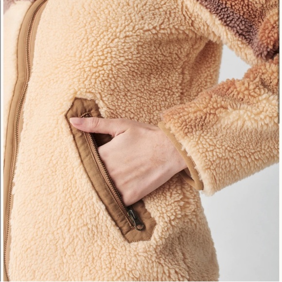 Faherty Apres Dream Full Zip Lined Sherpa Fleece Jacket - Tan, Chevron Stripe - Picture 2 of 12